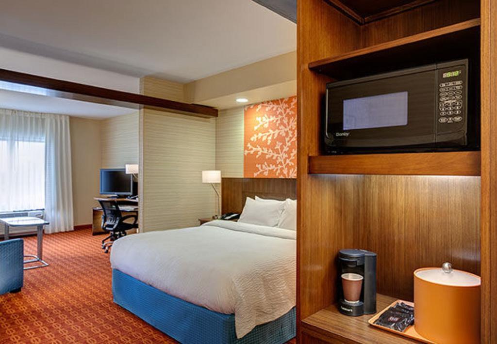 Fairfield Inn & Suites By Marriott Springfield Northampton/Amherst Exterior foto